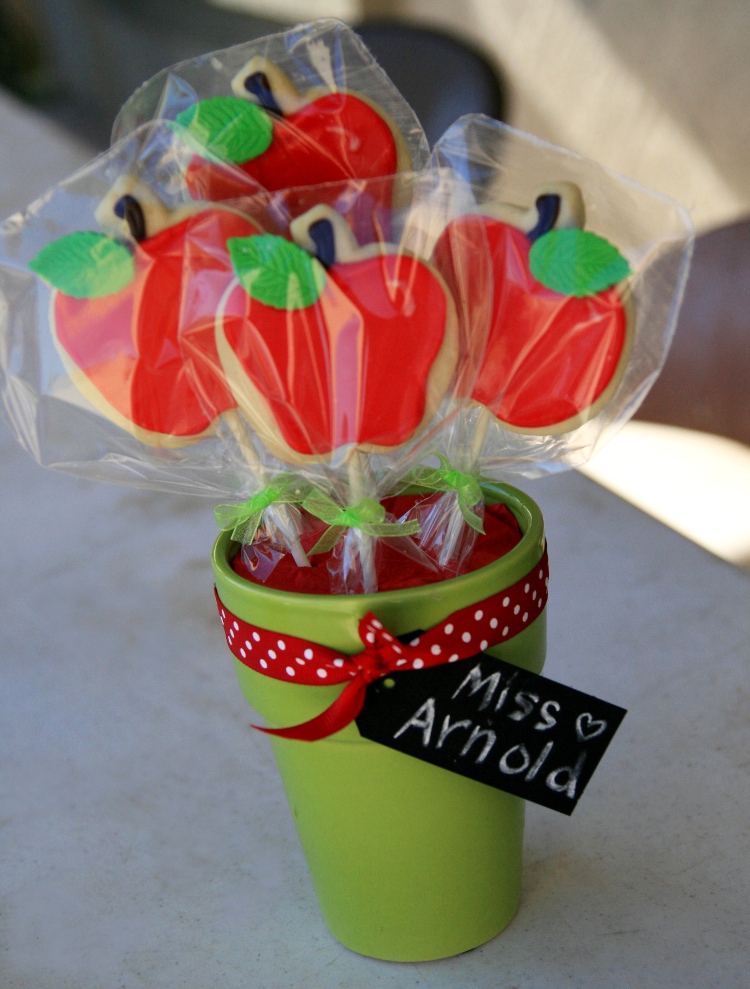 052511 025 miss arnold cookie bouquet small.jpg